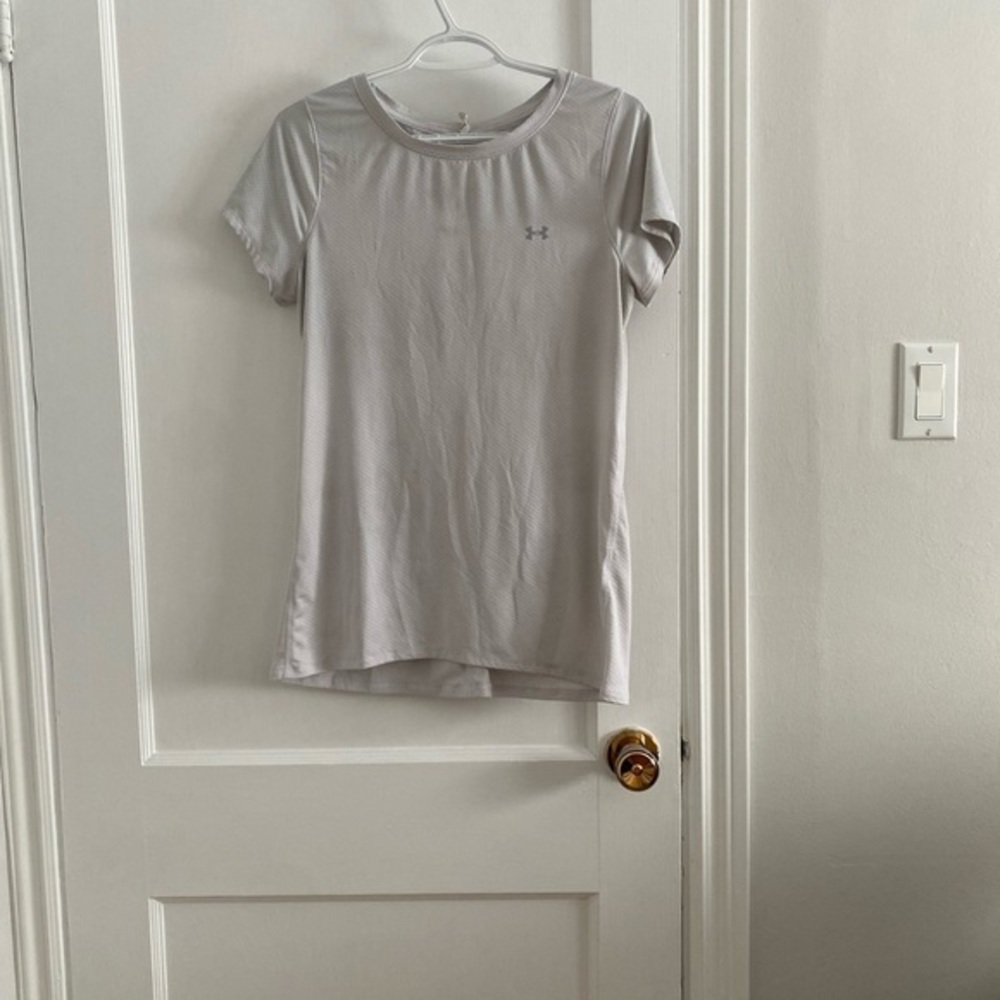 UNDER Amour size medium